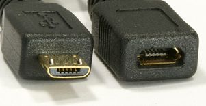 USB 2.0 micro-B plug and port